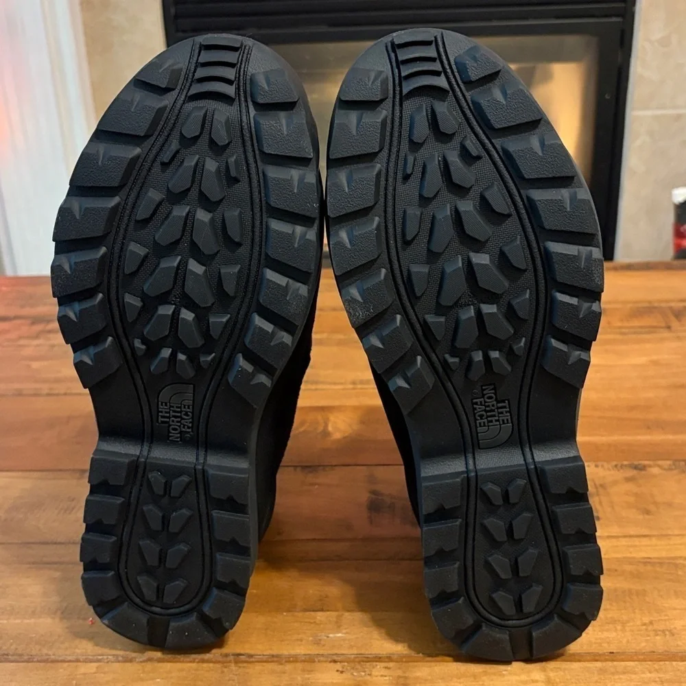 The North Face Chilkat Black Insulated Boots size 12.5